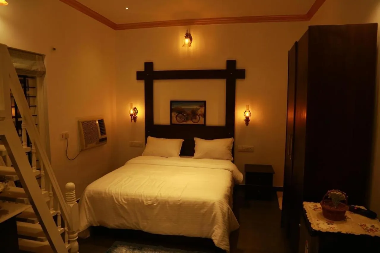 Emberwood Tiny Homes Vagamon 0*,  India